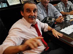 moreno y empresarios definen detalles para la linea de ropa nyp moreno y empresarios definen detalles para la linea de ropa nyp