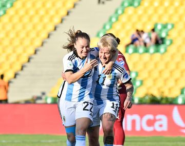 Argentina le ganó 5-0 a Uruguay en un duelo clave por la Copa América femenina