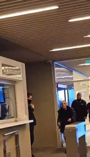 Así fue el encuentro de Furia con sus fans afuera de Telefe: Te amamos