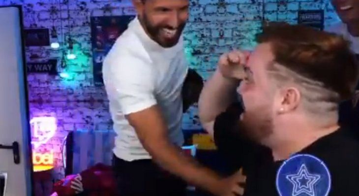 VIDEO: El Kun Agüero sorprendió a Ibai Llanos en su casa