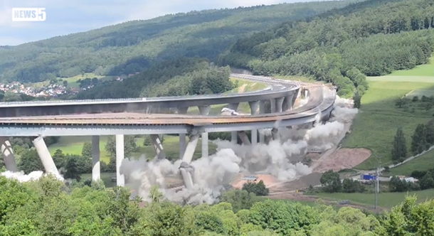 VIDEO: El espectacular derrumbe de un puente en Alemania