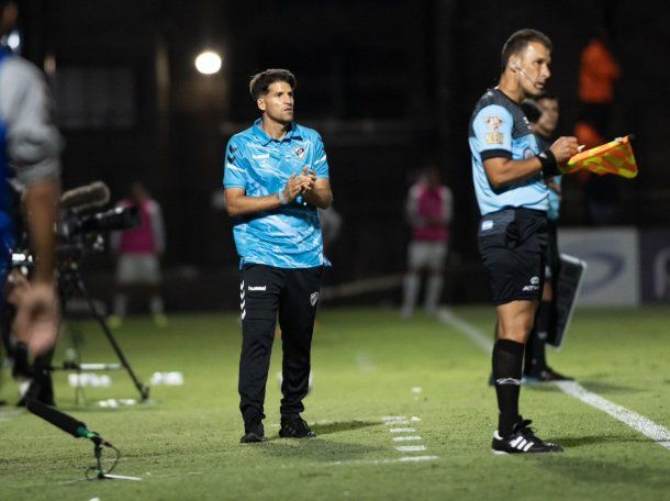 Sebastián Grazzini se fue de Platense: es el sexto DT en dejar su cargo en el año