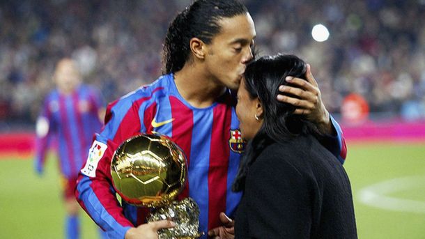 Ronaldinho con su mamá
