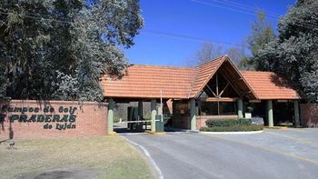 asalto y toma de rehenes en 3 casas de un country de lujan