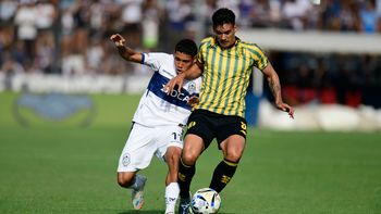 con un golazo de barros schelotto, gimnasia le gano 3-1 a aldosivi en el bosque con un golazo de barros schelotto, gimnasia le gano 3-1 a aldosivi en el bosque