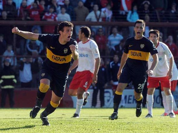 Boca visita al sorprendente Argentinos para pelear arriba