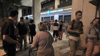 en su segundo dia de corralito, grecia no pagaria el prestamo al fmi en su segundo dia de corralito, grecia no pagaria el prestamo al fmi