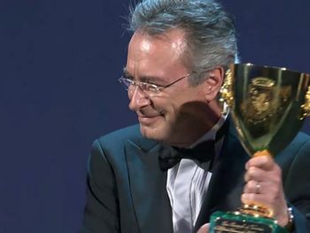 ¿Qué nos van a premiar a nosotros?, pensó Oscar Martínez 