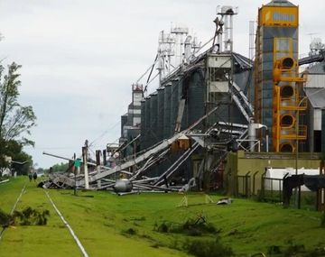 Un muerto por el temporal en Santa Fe: volaron techos y hubo rutas anegadas