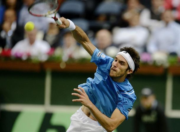 Leo Mayer derrotó a Vesely y cerró una jornada decorosa