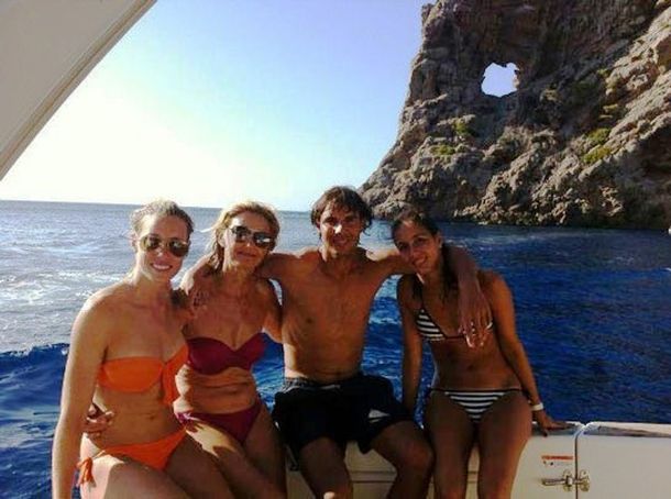 Rafael Nadal se recupera junto a sus tres mujeres