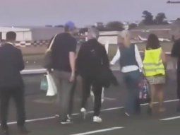 otro escandalo de adorni: filtran video del millonario vuelo privado a punta del este otro escandalo de adorni: filtran video del millonario vuelo privado a punta del este