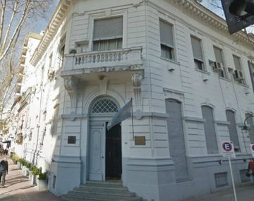 Una funcionaria de una fiscalía robaba armas para venderlas a través de un grupo de WhatsApp