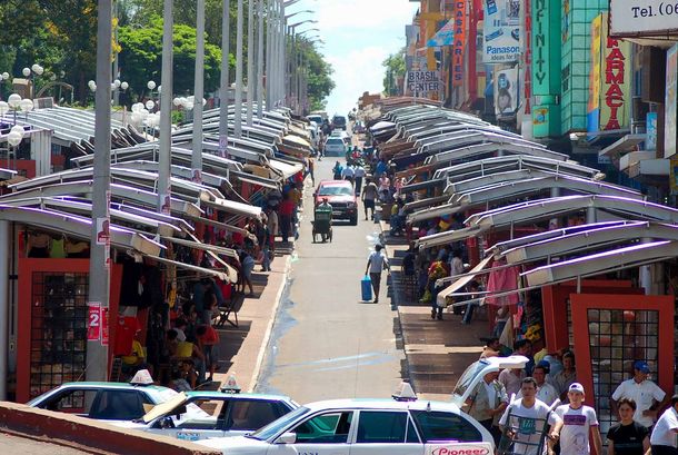 Ciudad del Este se convirtió en un punto de referencia en Sudamérica. Ciudad del Este se convirtió en un punto de referencia en Sudamérica.