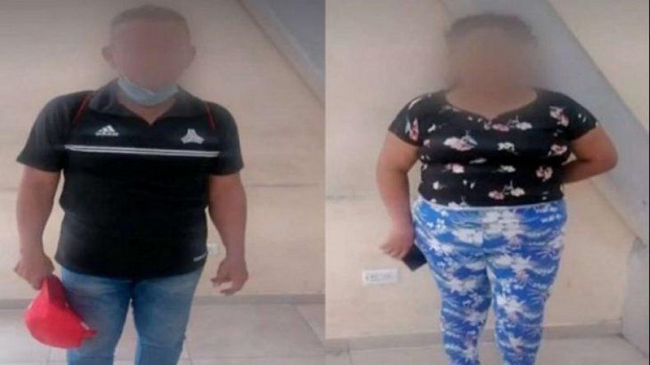 Intentaron vender a sus hijas de 3 y 4 años por Facebook y los detuvieron