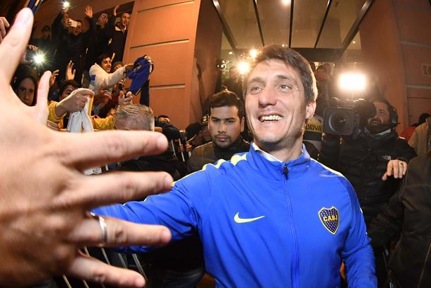 Pura felicidad en la sonrisa de Guillermo al salir a saludar a los hinchas