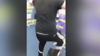 Destrozó una Xbox porque estaba perdiendo al FIFA 17 Destrozó una Xbox porque estaba perdiendo al FIFA 17