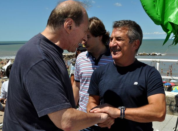 En plena campaña, Urribarri se reunió con Zaffaroni y Héctor Recalde