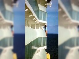 Por una selfie la expulsaron de por vida de un crucero