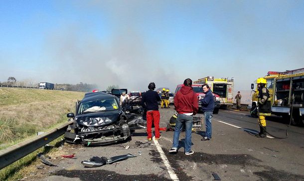 ¿Cómo debe manejarse en medio de una quema de pastizales?