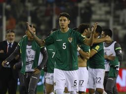 Nelson Cabrera el futbolista por el que Chile le quiere ganar por escritorio a Bolivia Nelson Cabrera el futbolista por el que Chile le quiere ganar por escritorio a Bolivia