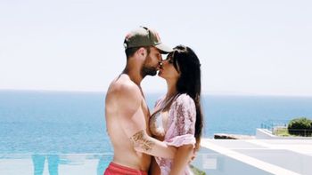 viral: la foto de fabregas con su pareja viral: la foto de fabregas con su pareja