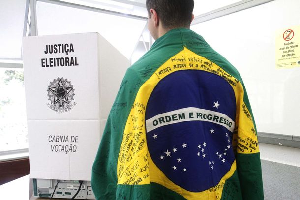Cerraron los comicios en Brasil: Bolsonaro y Haddad se disputan la presidencia