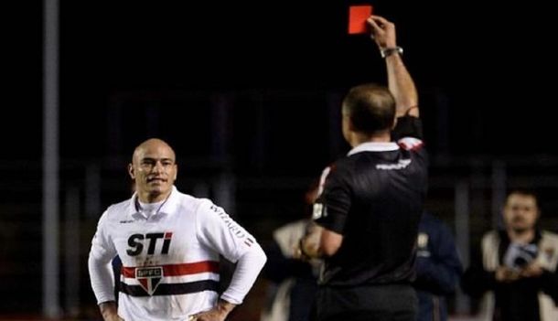 No saben cómo echarlo: en San Pablo quieren pagarle a Clemente Rodríguez para que deje el club