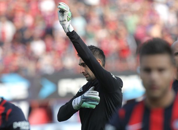 VIDEO: Emotivo recibimiento de la gente de San Lorenzo a Torrico tras la muerte de su hijo