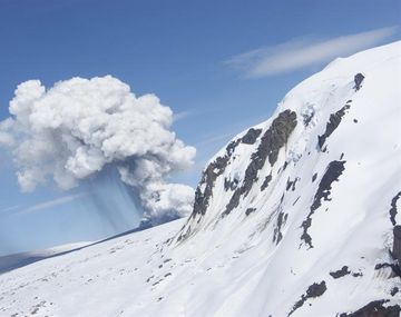 Volcanhudson_efe