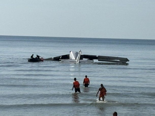 Tragedia en Tailandia: un avión se estrelló en el mar y murieron 5 personas