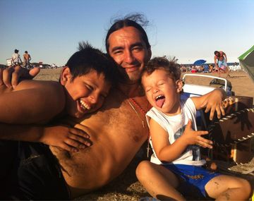 Daniel Agostini con sus hijos