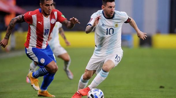 Así le anularon el gol a Messi: Conmebol difundió los videos del VAR de Argentina vs Paraguay