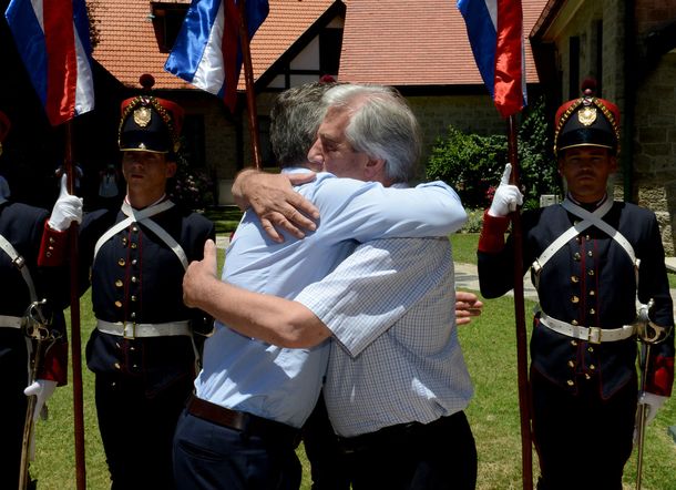 Macri ya se encuentra reunido con Tabaré Vázquez en Uruguay