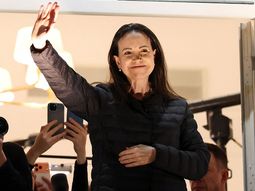 Corina Machado salió de la clandestinidad y dio una conferencia de prensa en Oslo: Esperanzada