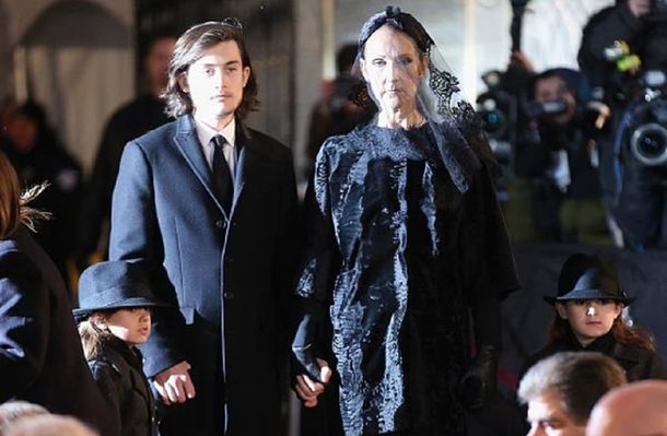 En el funeral de su marido, Celine Dion le cumplió el último deseo