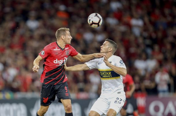 Marco Ruben marcó los tres goles de Paranaense