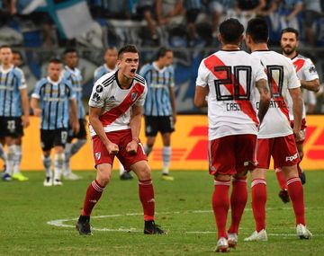 Rafael Santos Borré celebra el gol del empate