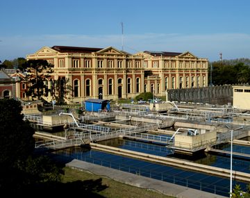 Una bajante del Río de la Plata complica el suministro de agua