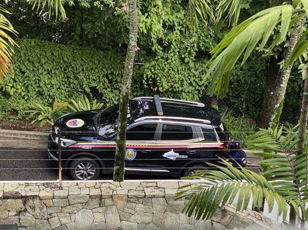 Crece la tensión: patrullas del Cuerpo de Policía Nacional Bolivariana (CPNB) rodean a la Embajada argentina en Venezuela