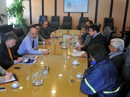 el gobierno prometio una solucion para los trabajadores de la grafica donnelley el gobierno prometio una solucion para los trabajadores de la grafica donnelley