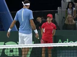 La pequeña sufrió un duro golpe y Delpo la asistió La pequeña sufrió un duro golpe y Delpo la asistió