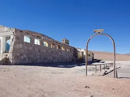 El pueblo minero con una mina de azufre que fue abandonada El pueblo minero con una mina de azufre que fue abandonada