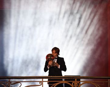 Luka Modric con el Balón de Oro