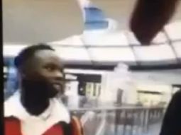 discriminacion en un local australiano de apple a estudiantes de color