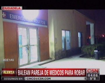 Balean a una pareja de médicos para robarles el auto en Ciudadela