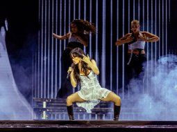 lali sacudio el cosquin con un cover de sumo, ¿y un nuevo mensaje a milei? lali sacudio el cosquin con un cover de sumo, ¿y un nuevo mensaje a milei?