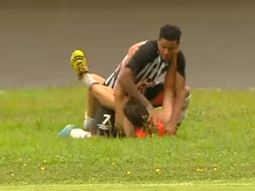 Locura en Brasil: perdió la cabeza y molió a golpes a un alcanzapelotas