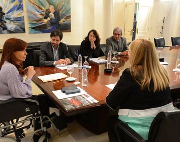 CFK recibió en Olivos a integrantes de la agrupación Memoria Activa