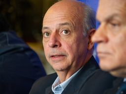 El ministro de Defensa, Javier García. El ministro de Defensa, Javier García.